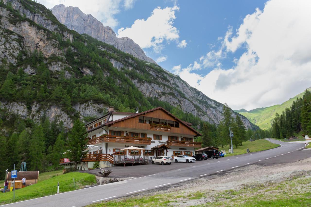 Hotel & Ristorante Baita Dovich Малга Чиапела Екстериор снимка