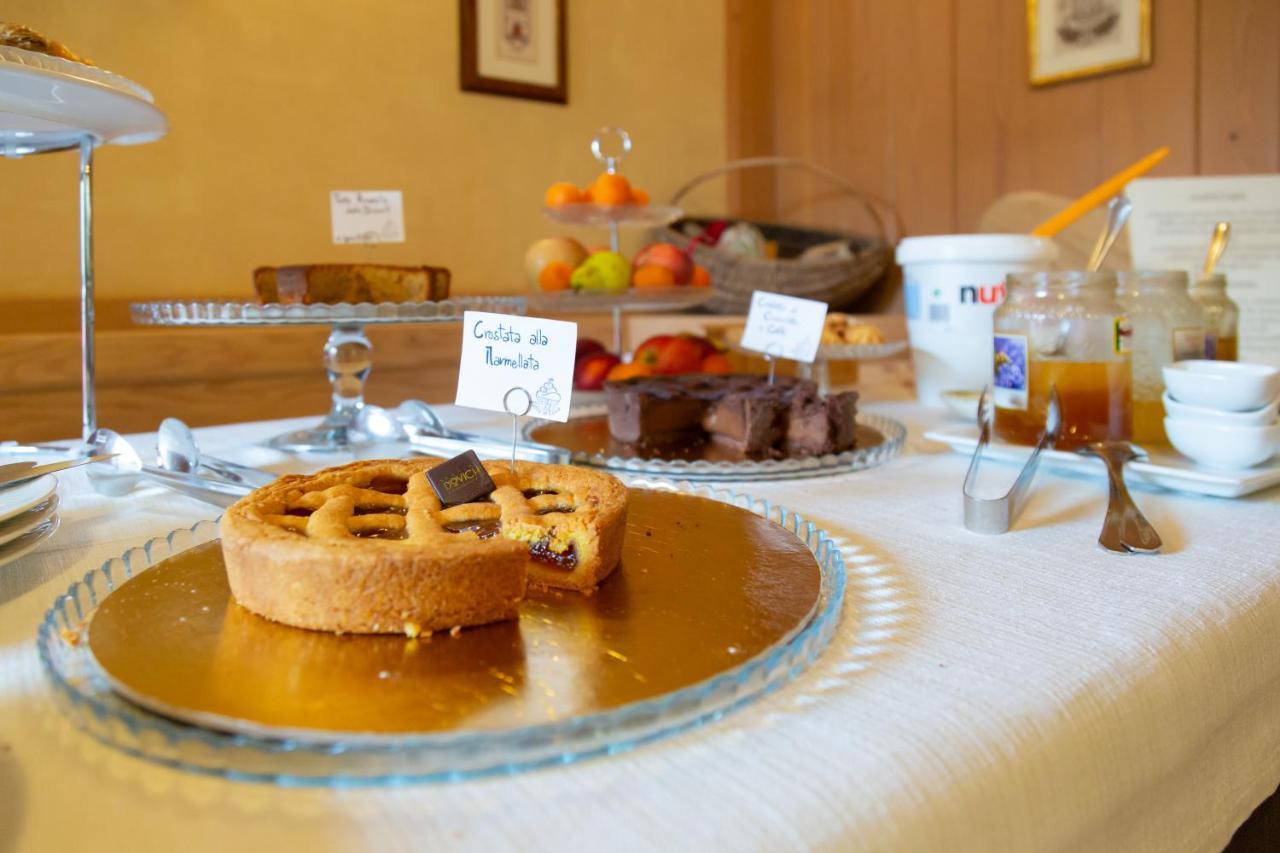 Hotel & Ristorante Baita Dovich Малга Чиапела Екстериор снимка