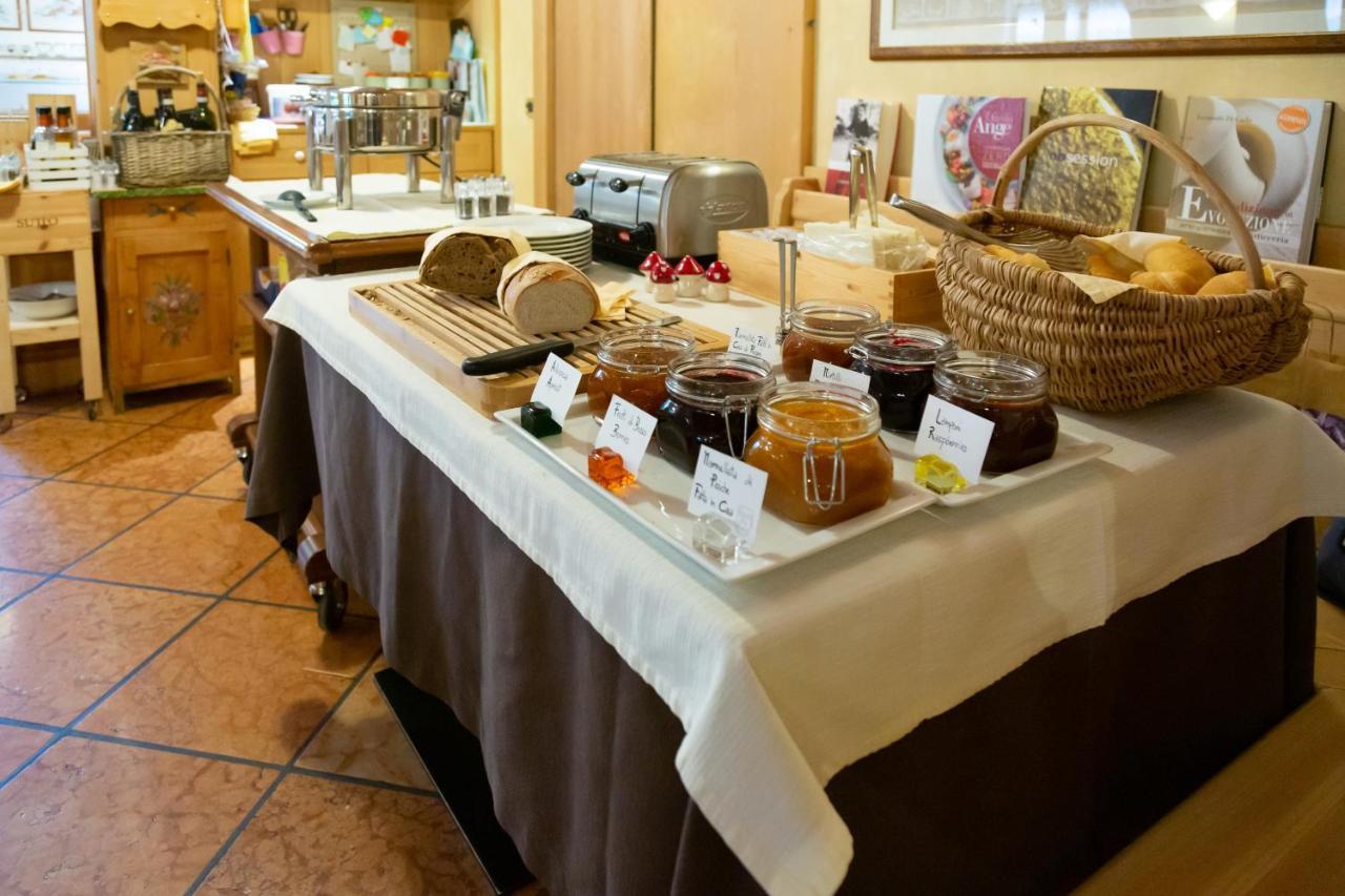 Hotel & Ristorante Baita Dovich Малга Чиапела Екстериор снимка
