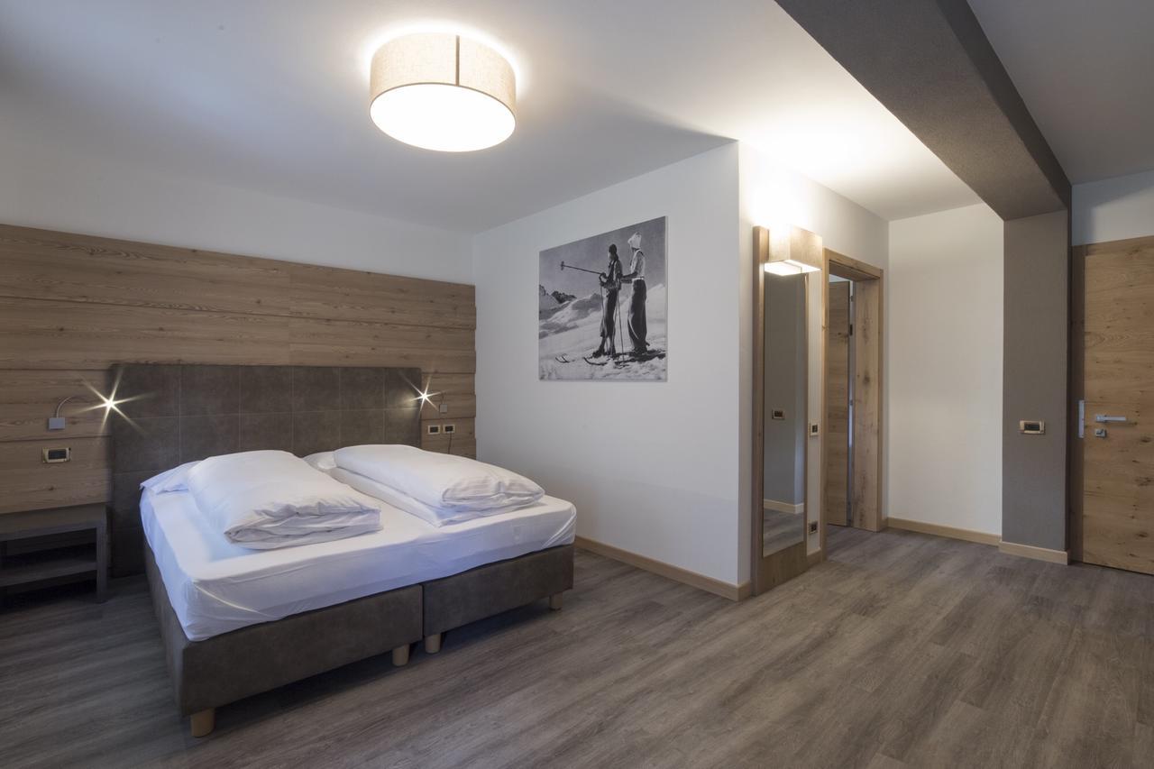 Hotel & Ristorante Baita Dovich Малга Чиапела Екстериор снимка