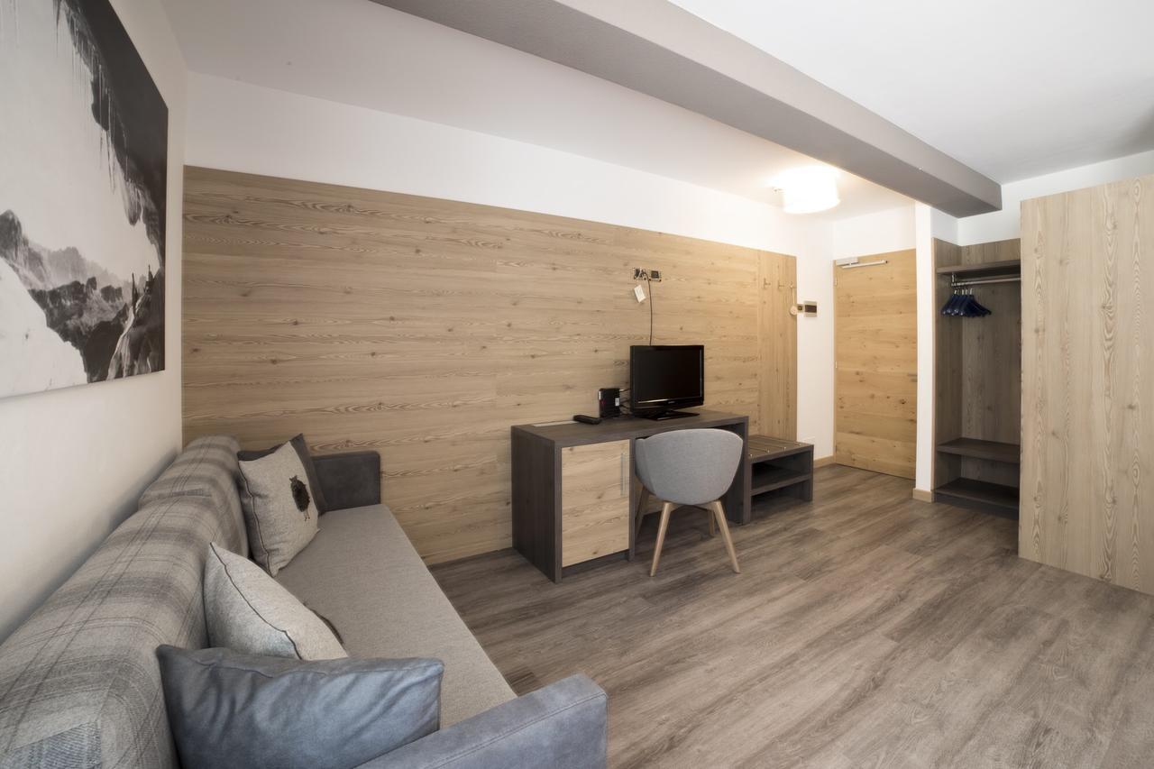 Hotel & Ristorante Baita Dovich Малга Чиапела Екстериор снимка