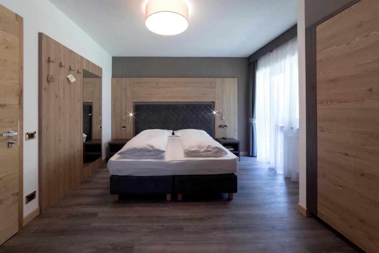 Hotel & Ristorante Baita Dovich Малга Чиапела Екстериор снимка