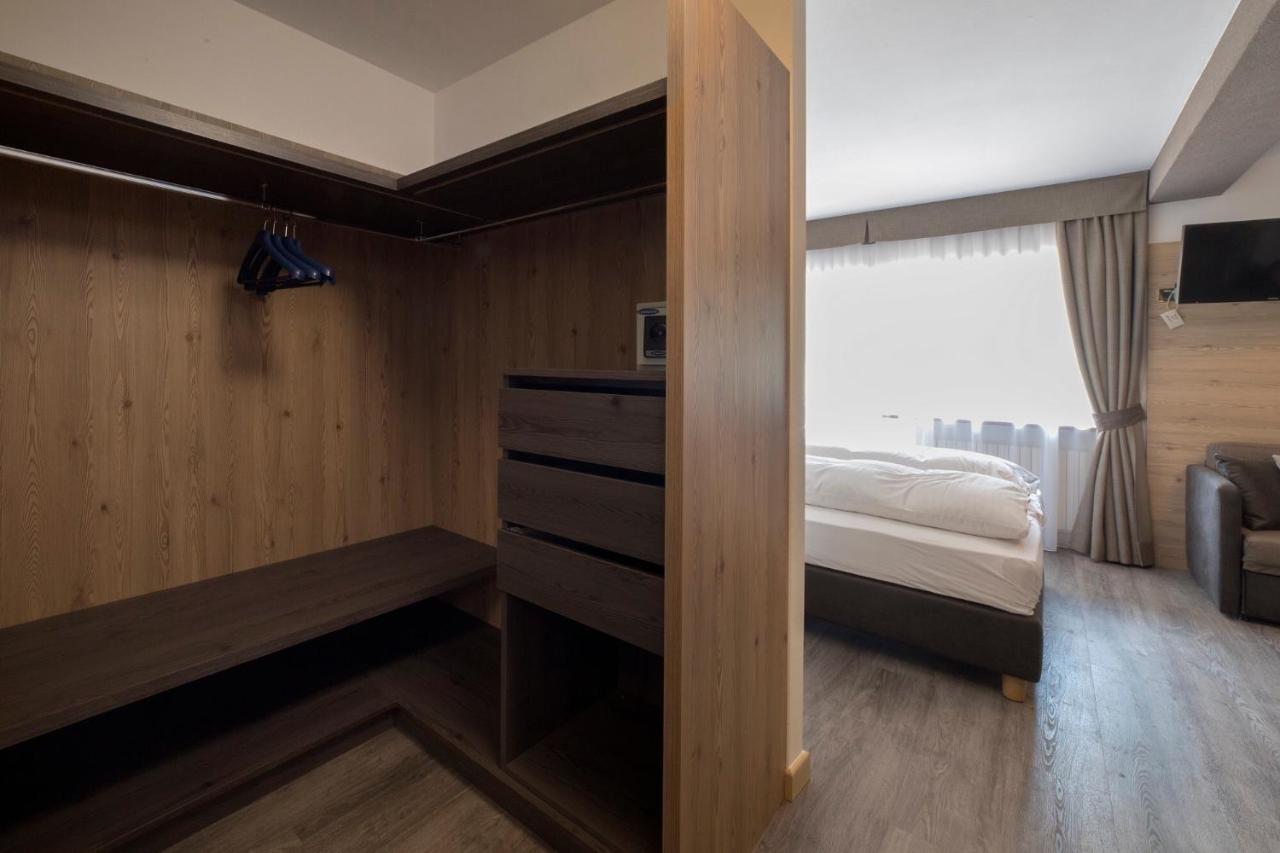 Hotel & Ristorante Baita Dovich Малга Чиапела Екстериор снимка